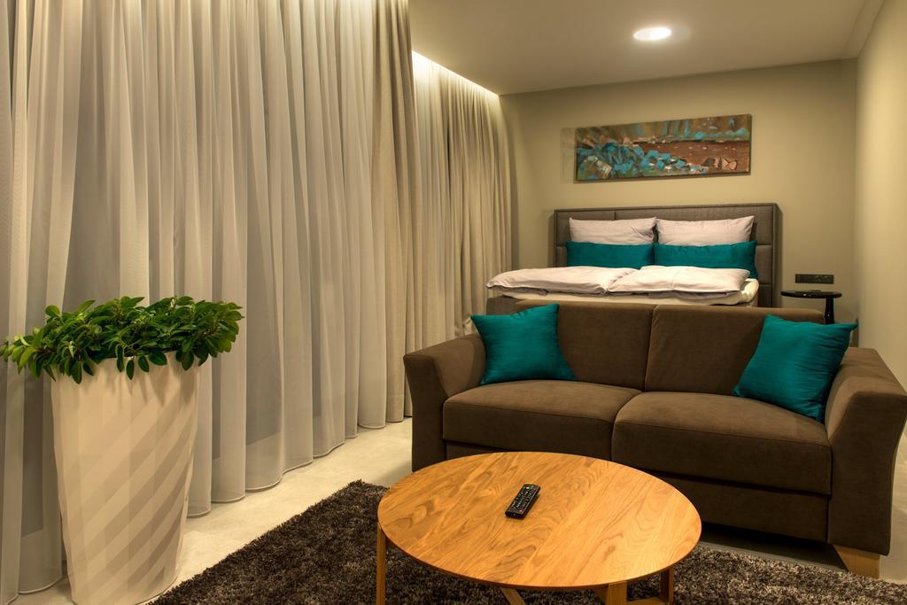 Mg Restaurace/Luxury Apartments Mladá Boleslav Dış mekan fotoğraf