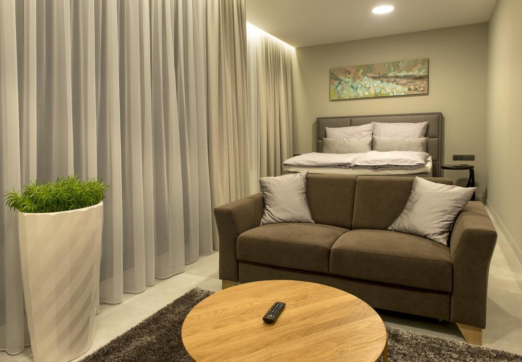 Mg Restaurace/Luxury Apartments Mladá Boleslav Dış mekan fotoğraf
